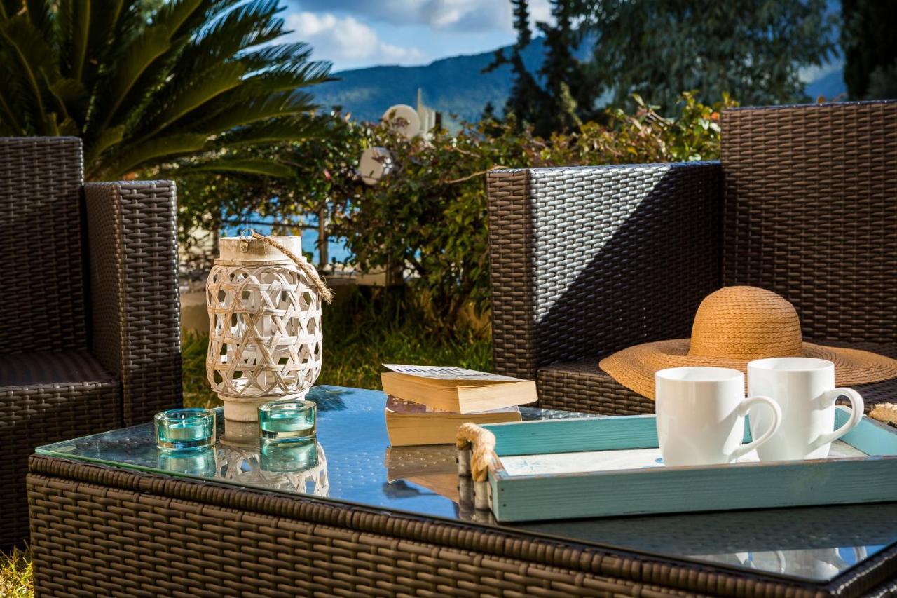 Apartment Lilly, Apartment With Communal Pool, 10 Meters From Sea Sami  Exterior foto